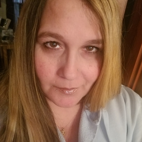 Meet your Posher, Jennifer - Picture 3 of 3